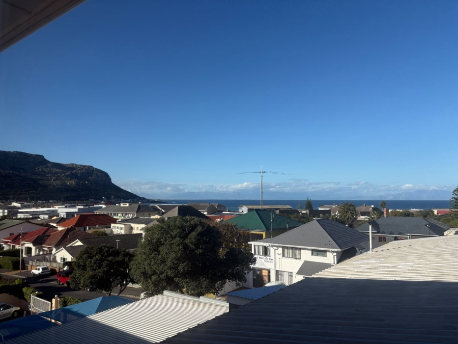To Let 2 Bedroom Property for Rent in Fish Hoek Western Cape